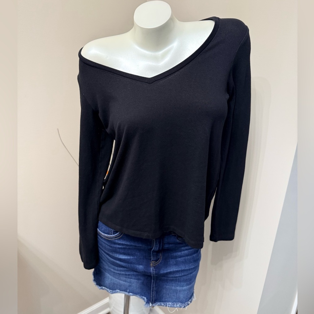 American Eagle Soft & Sexy Plush V-Neck Shirt sz S Off Shoulder